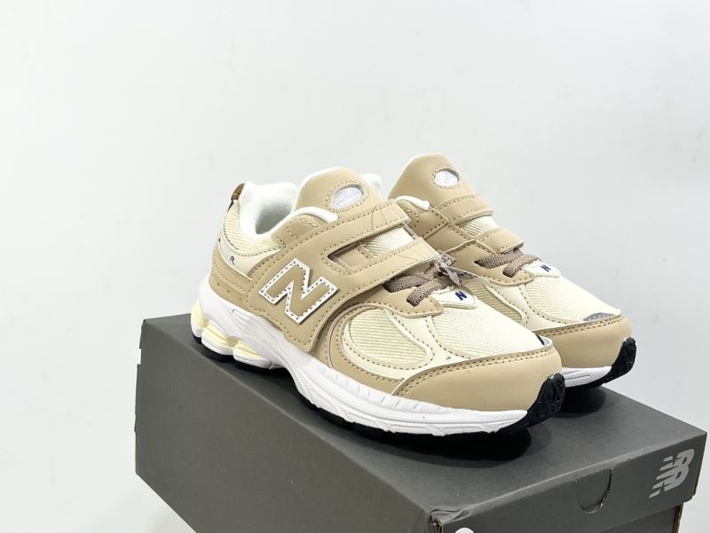 NEW BALANCE SHOES